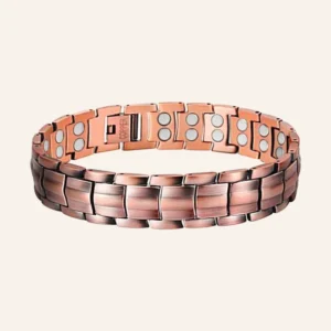 Bracelet homme en cuivre à maillons larges patinés, pastilles claires au revers et fermoir gravé