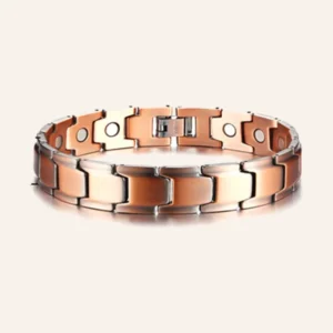 Bracelet à maillons rectangulaires en cuivre rosé mat avec fermoir à clip, vues zoomées du revers