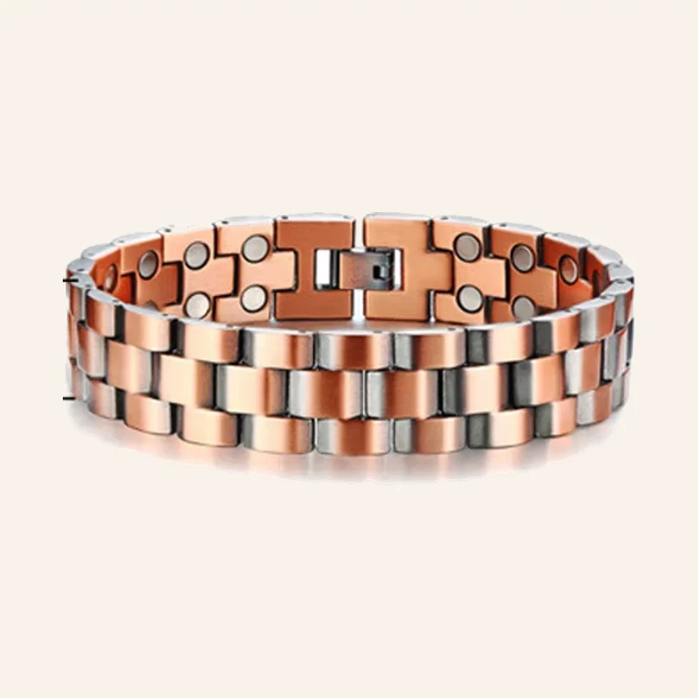 Bracelet en cuivre rosé mat à maillons trois rangs, pastilles rondes visibles au revers